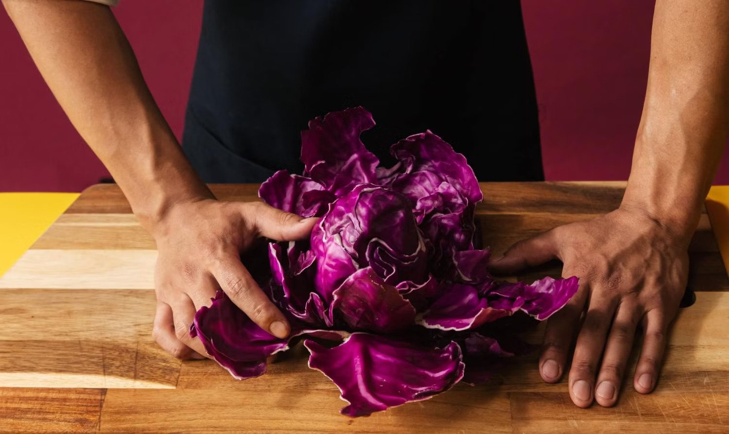 Kranus Edera Rotkohl Hände