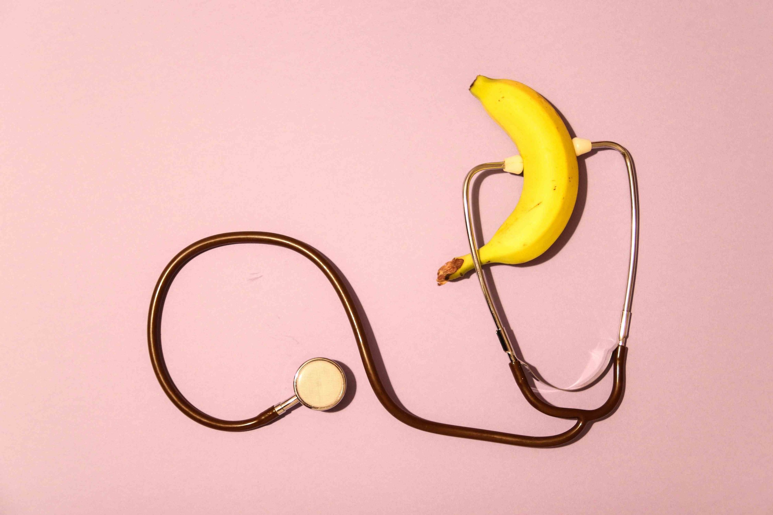 Kranus Edera Banane mit Stetoskop
